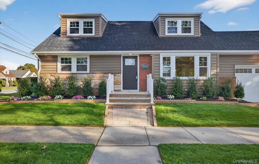 1098 Russell Street, Franklin Square, NY 11010 - Image #3