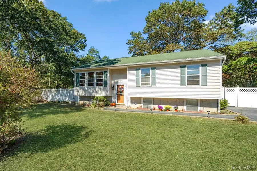 15 New York Avenue, Bay Shore, NY 11706 - Image #2