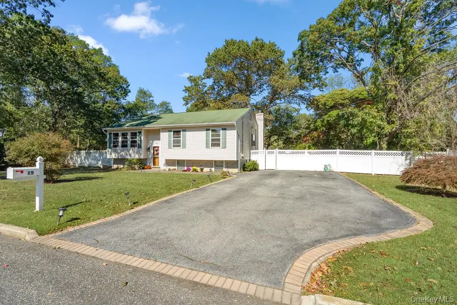 15 New York Avenue, Bay Shore, NY 11706 - Image #3