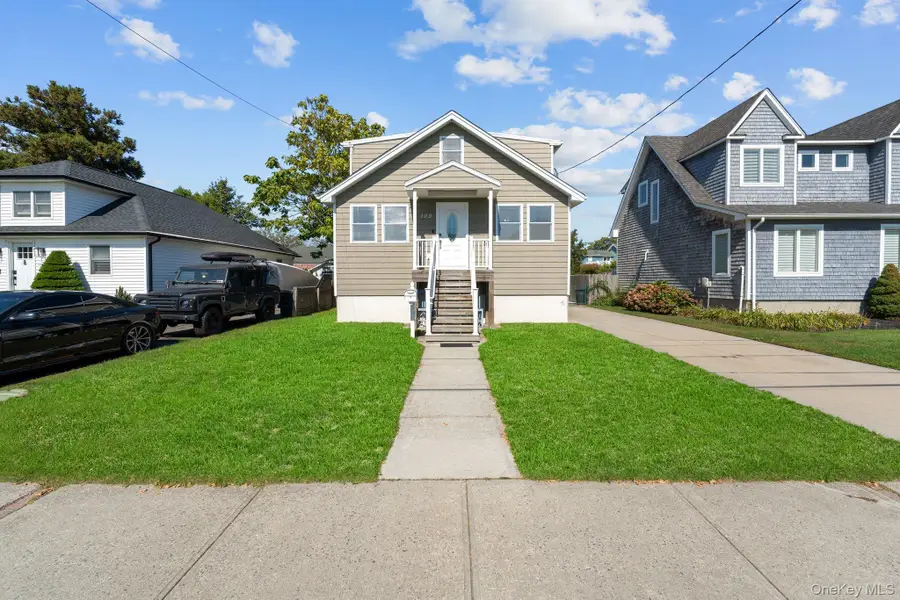 109 Laurel Street, Patchogue, NY 11772 - #2