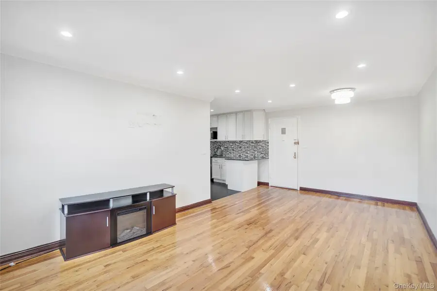 141-30 84 Road #5E, Briarwood, NY 11435 - Image #3