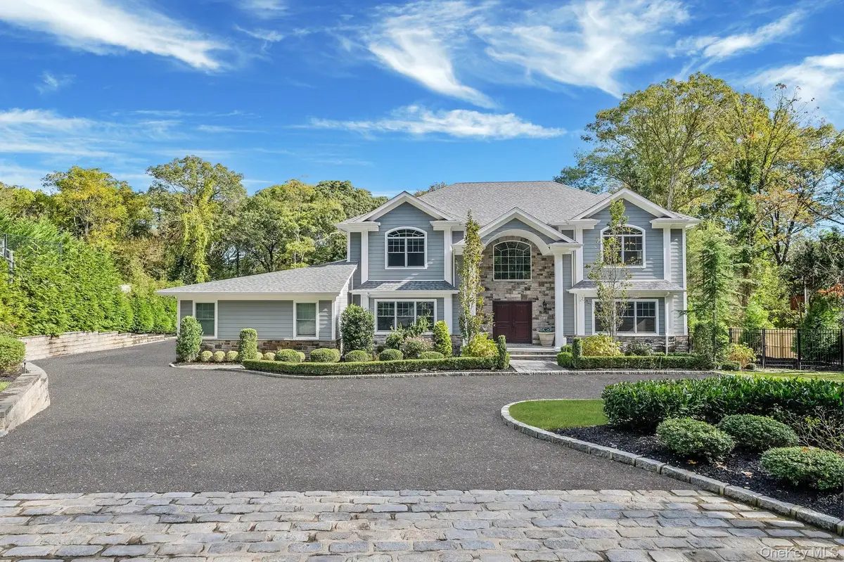 4 Carriage Court, Dix Hills, NY 11746 - Image #1