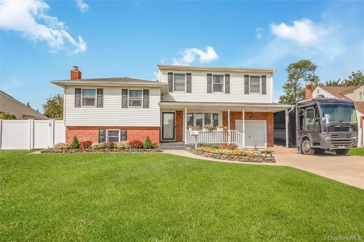 15 Whalen Street, North Babylon, NY 11703 - Image #1