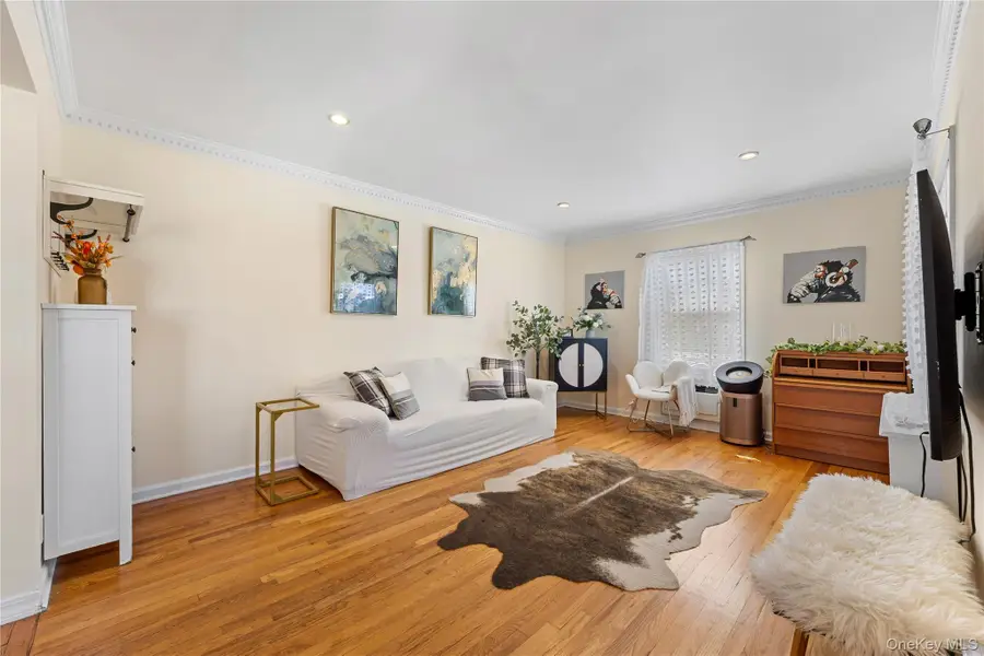 38 Primrose Drive, New Hyde Park, NY 11040 - Image #2