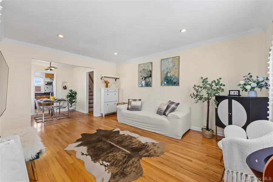 38 Primrose Drive, New Hyde Park, NY 11040 - Image #3