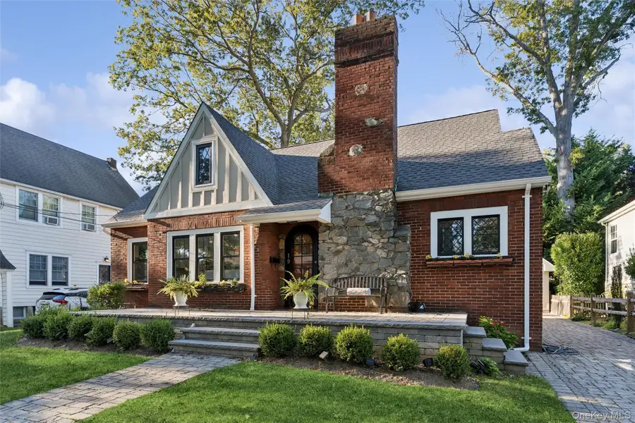 19 Margaret Boulevard, Merrick, NY 11566 - Image #2