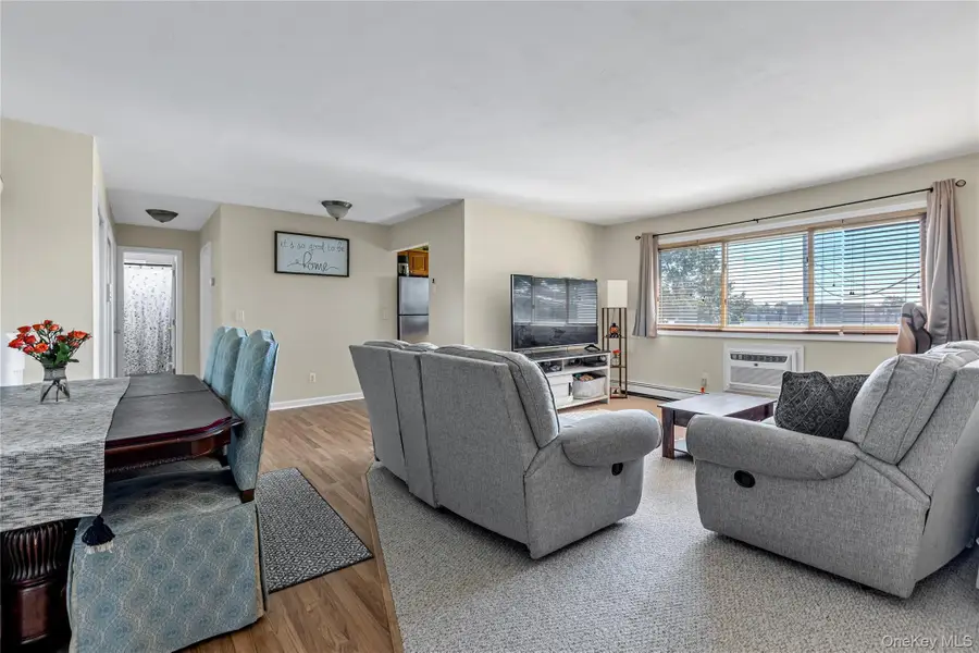 2423 Union Boulevard #8B, Islip, NY 11751 - Image #2