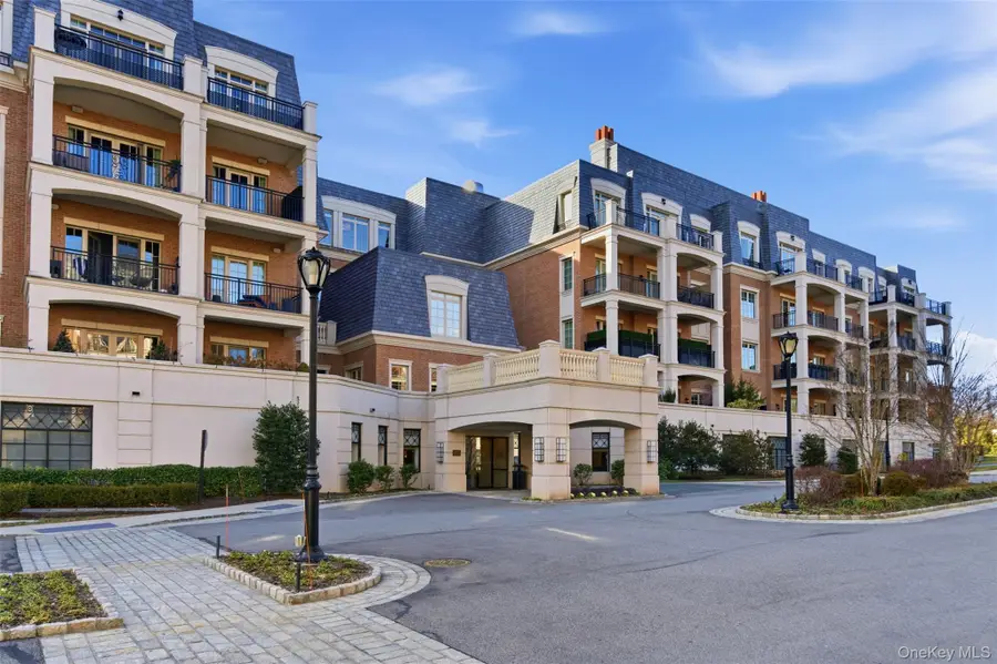 6000 Royal Court #6303, North Hills, NY 11040 - Image #2