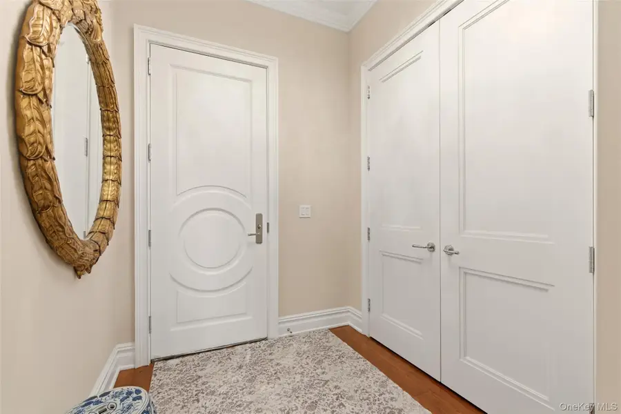 6000 Royal Court #6303, North Hills, NY 11040 - Image #3