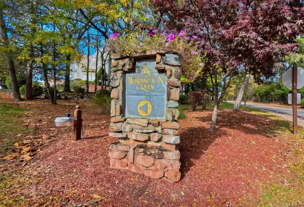 1020 Washington Green, New Windsor, NY 12553