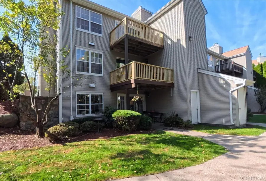 1020 Washington Green, New Windsor, NY 12553 - Image #3