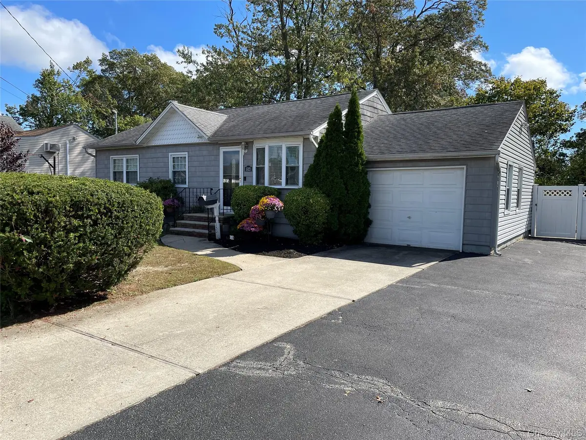 1321 7th Street, West Babylon, NY 11704 - Image #1