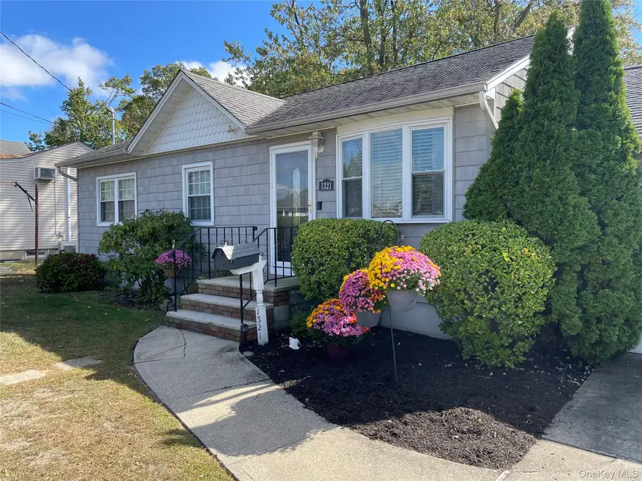 1321 7th Street, West Babylon, NY 11704 - Image #2