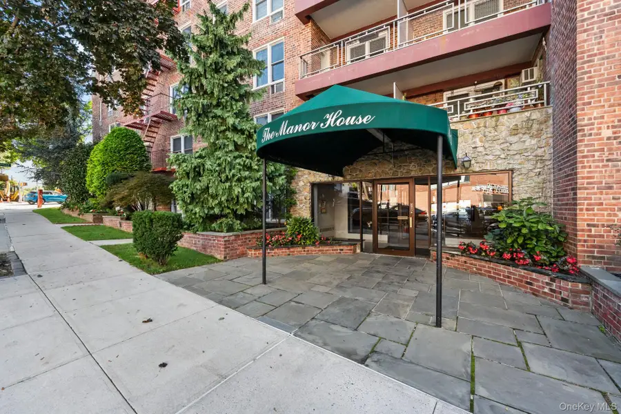 241-20 Northern Boulevard #6E, Douglaston, NY 11362 - Image #2