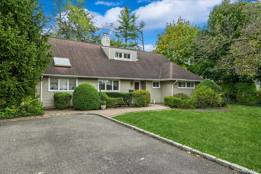 16 Ridge Drive E, Roslyn, NY 11576 - Image #3