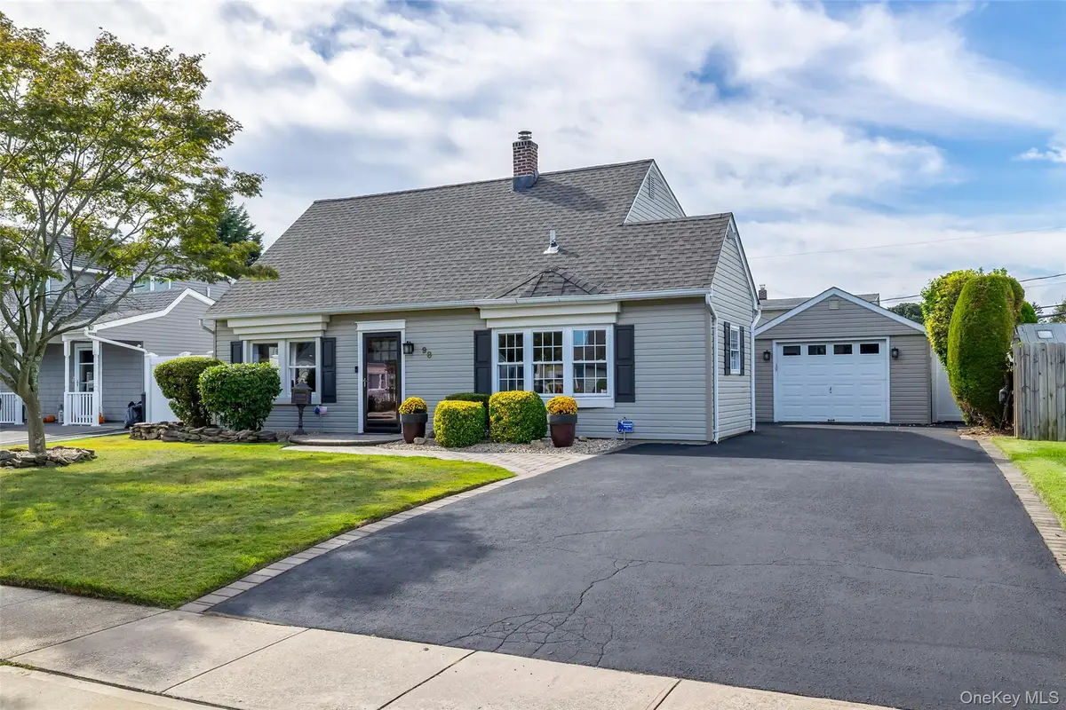 98 Harvest Lane, Levittown, NY 11756 - Image #1