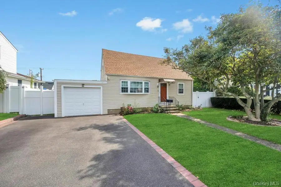 131 Lee Avenue, Hicksville, NY 11801 - Image #3