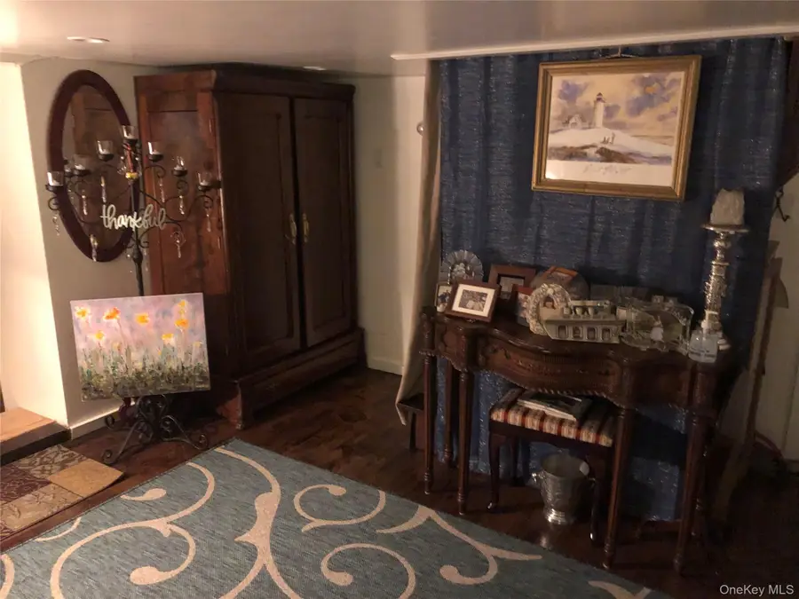 1673 Northern Boulevard, Roslyn, NY 11576 - Image #3