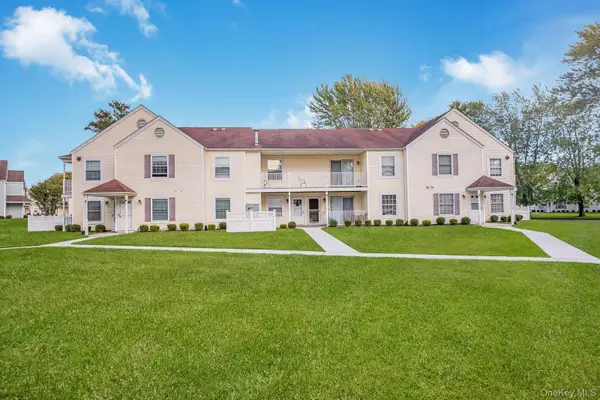 5 Fairview Circle, Middle Island, NY 11953