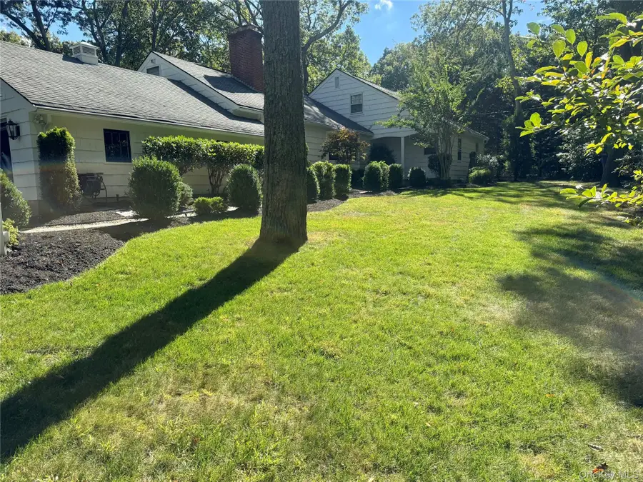 185 Quaker Path, East Setauket, NY 11733 - Image #2