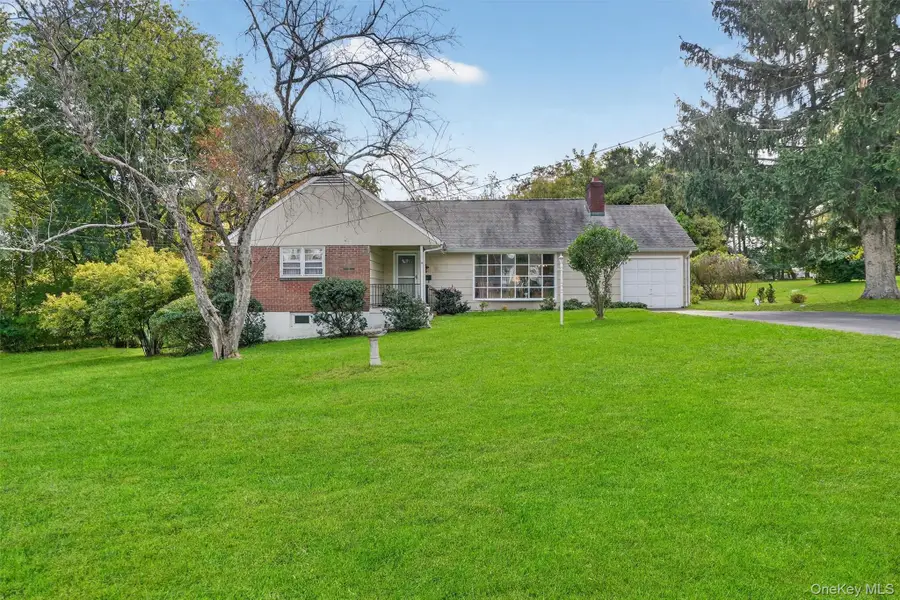 14 Halsey Place, Valhalla, NY 10595 - Image #3