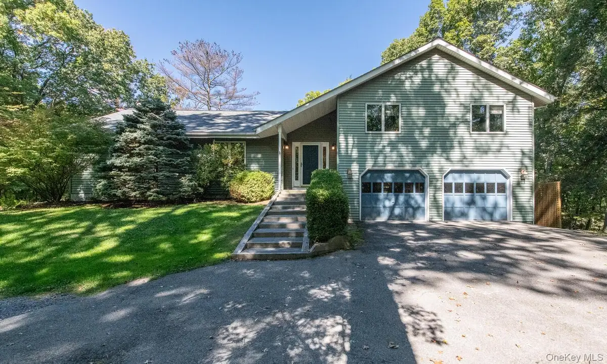 10 Glen View Drive, Red Hook, NY 12571 - Image #1