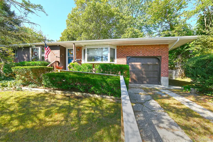 80 Marie Crescent, Commack, NY 11725 - Image #2