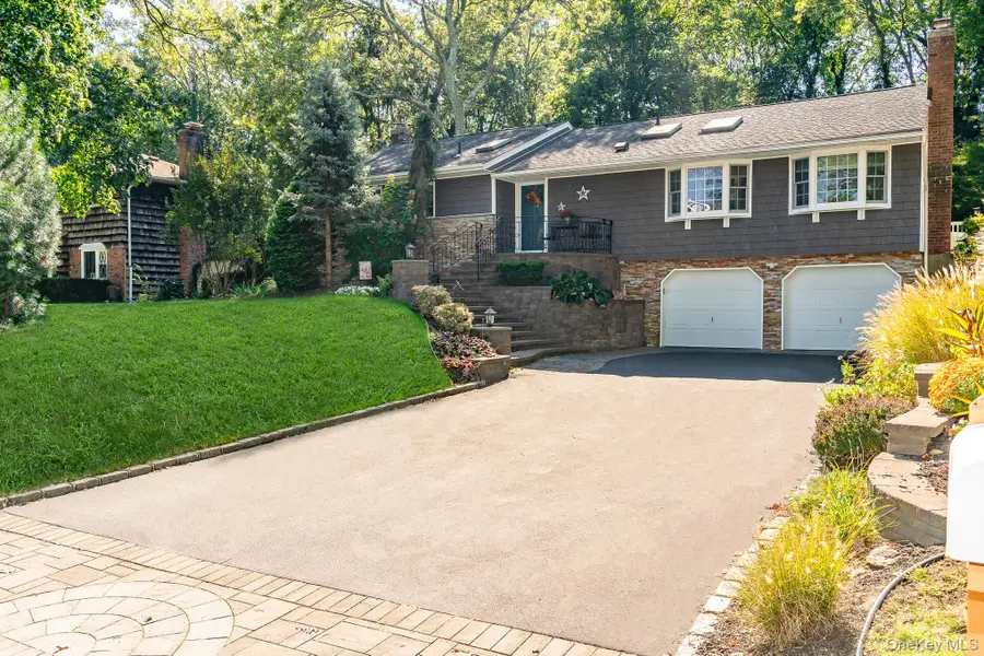 48 Glenwood Drive, Hauppauge, NY 11788 - Image #2