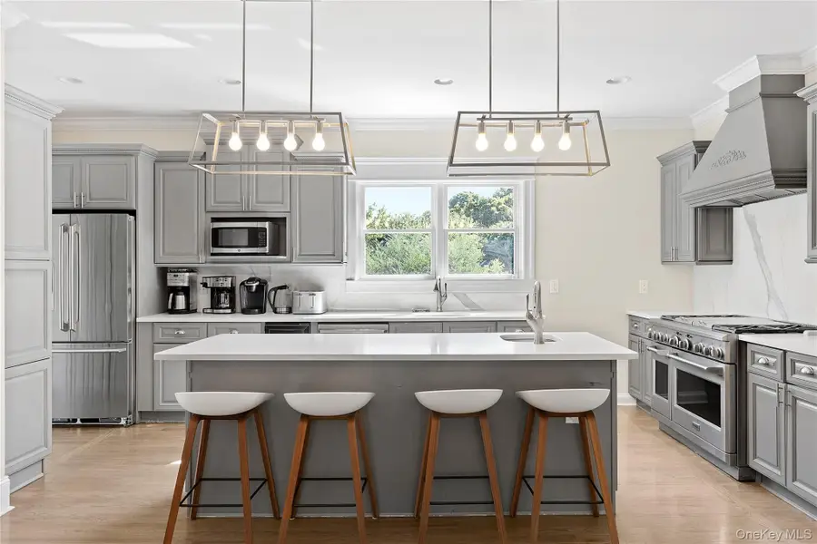 1106 N Sea Road, Southampton, NY 11968 - Image #2