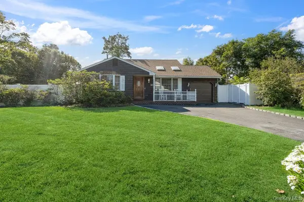 21 Larry Road, Selden, NY 11784