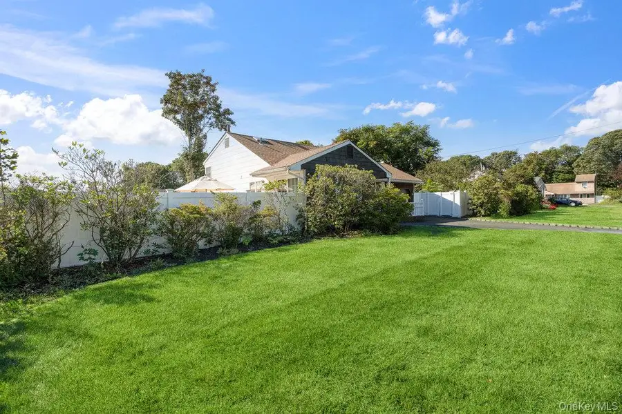 21 Larry Road, Selden, NY 11784 - Image #3