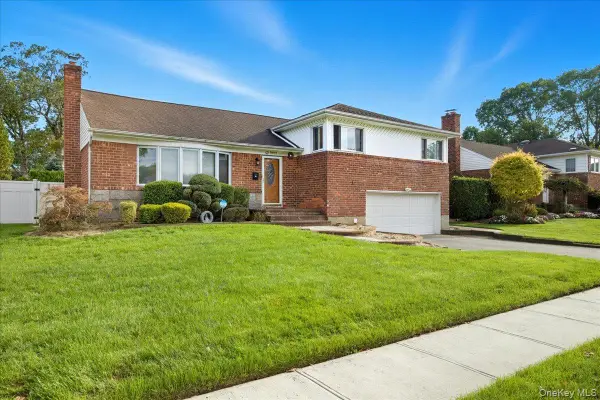 1982 Stratford Drive, Westbury, NY 11590