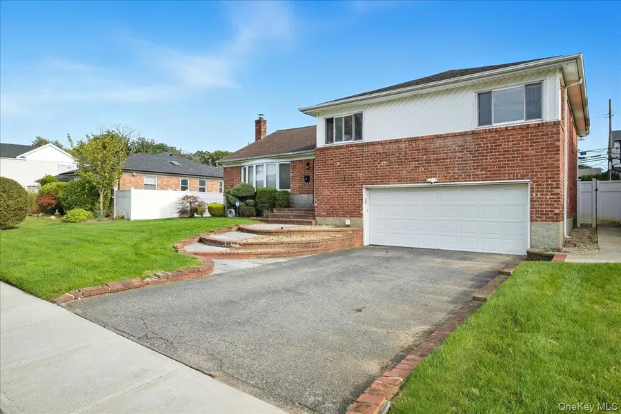 1982 Stratford Drive, Westbury, NY 11590 - Image #3