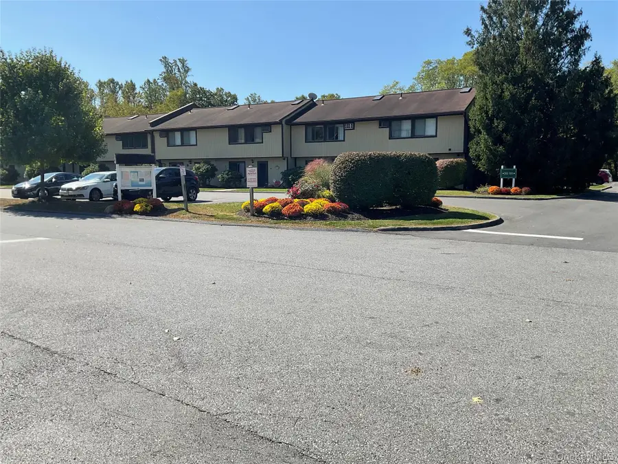 706 S Chelsea Cove #706, Hopewell Junction, NY 12533 - Image #2