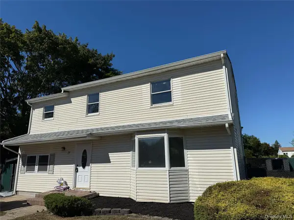 39 2nd Place, Central Islip, NY 11722
