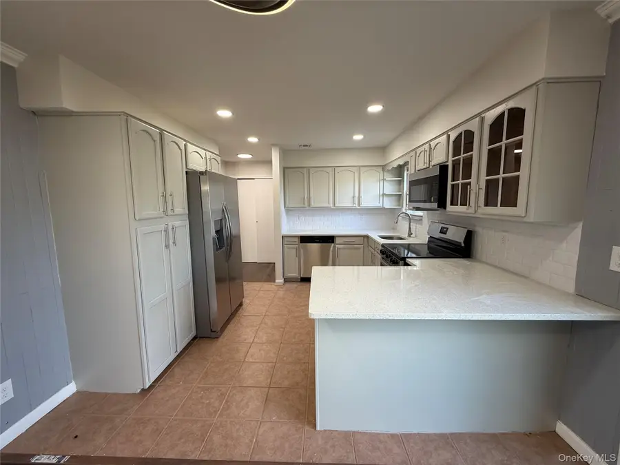 39 2nd Place, Central Islip, NY 11722 - Image #2