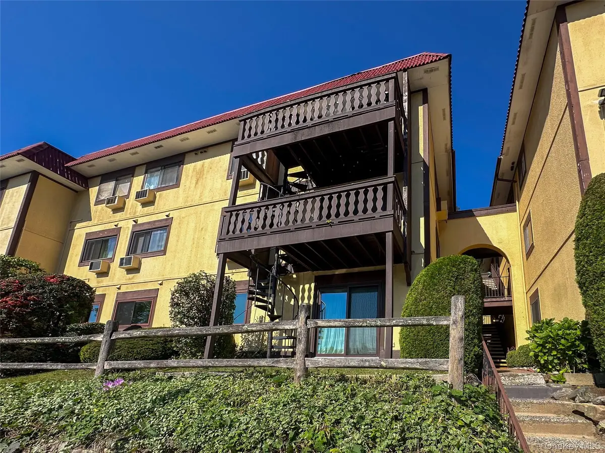 18 Granada Crescent #1, White Plains, NY 10603 - Image #1