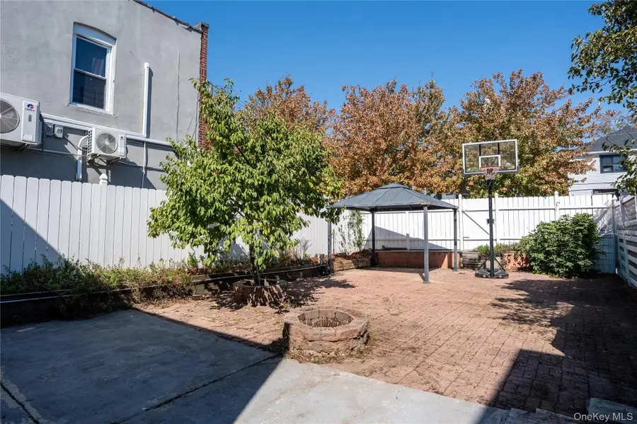 955 E 212th Street, Bronx, NY 10469 - Image #3