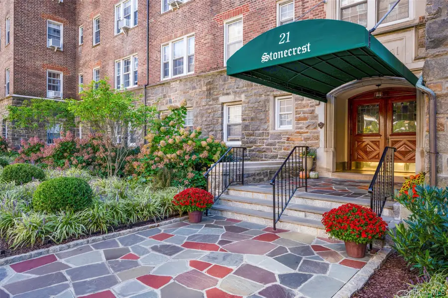 21 N Chatsworth Avenue #4N, Larchmont, NY 10538 - Image #2