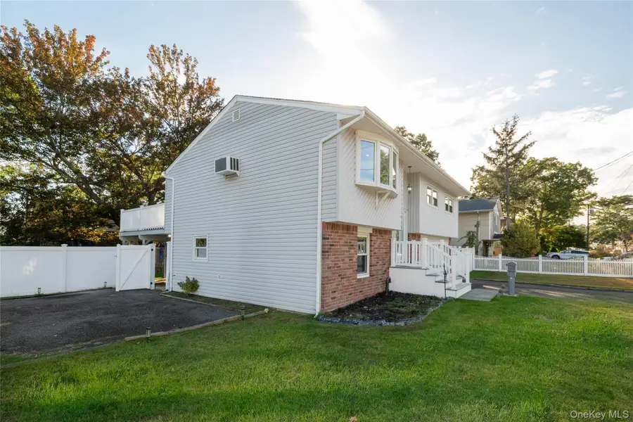 380 Montgomery Avenue, West Babylon, NY 11704 - Image #2