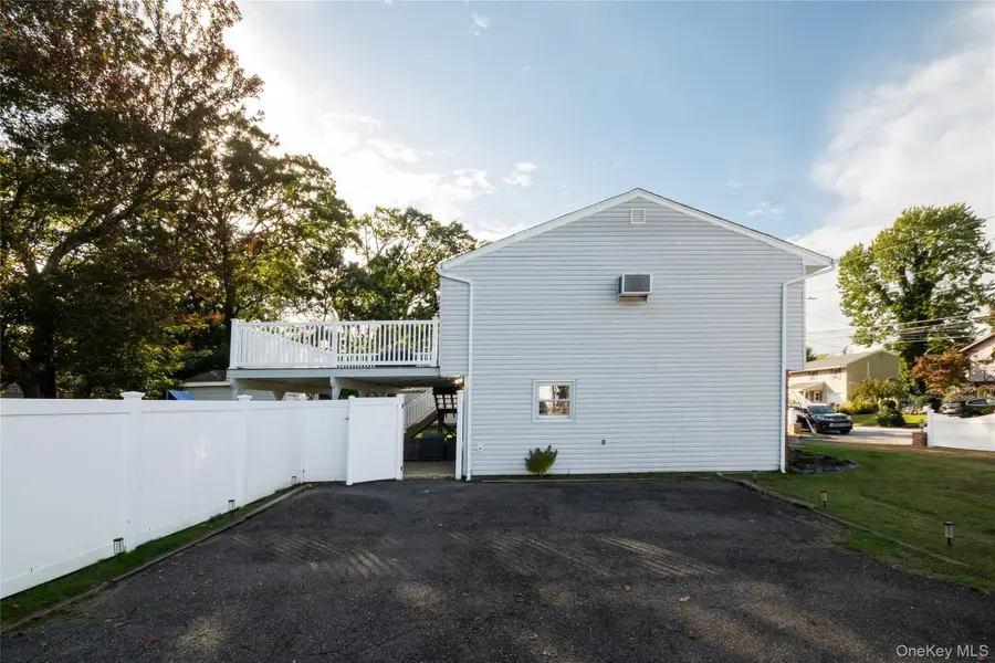 380 Montgomery Avenue, West Babylon, NY 11704 - Image #3