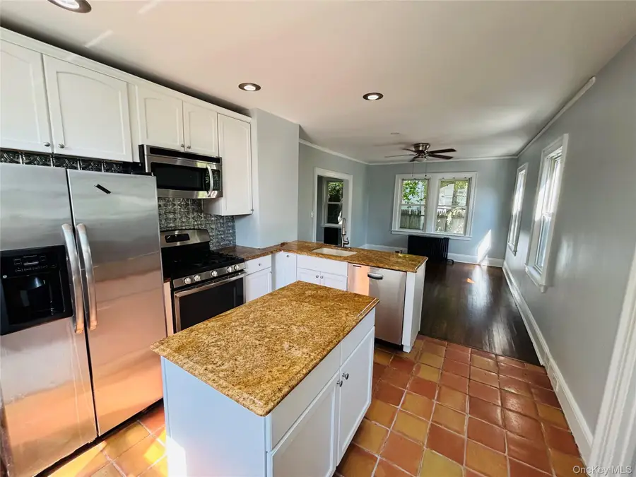 19 Ellwood Street, Glen Cove, NY 11542 - Image #2