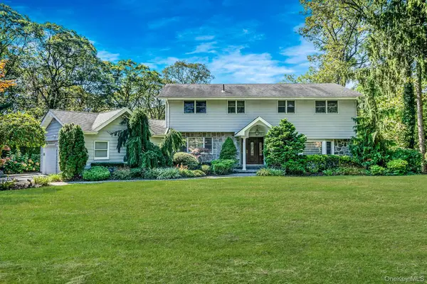 6 Buckingham Drive, Dix Hills, NY 11746