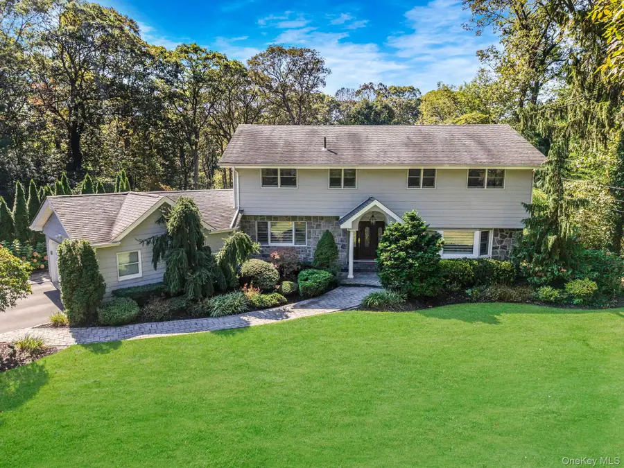 6 Buckingham Drive, Dix Hills, NY 11746 - Image #3