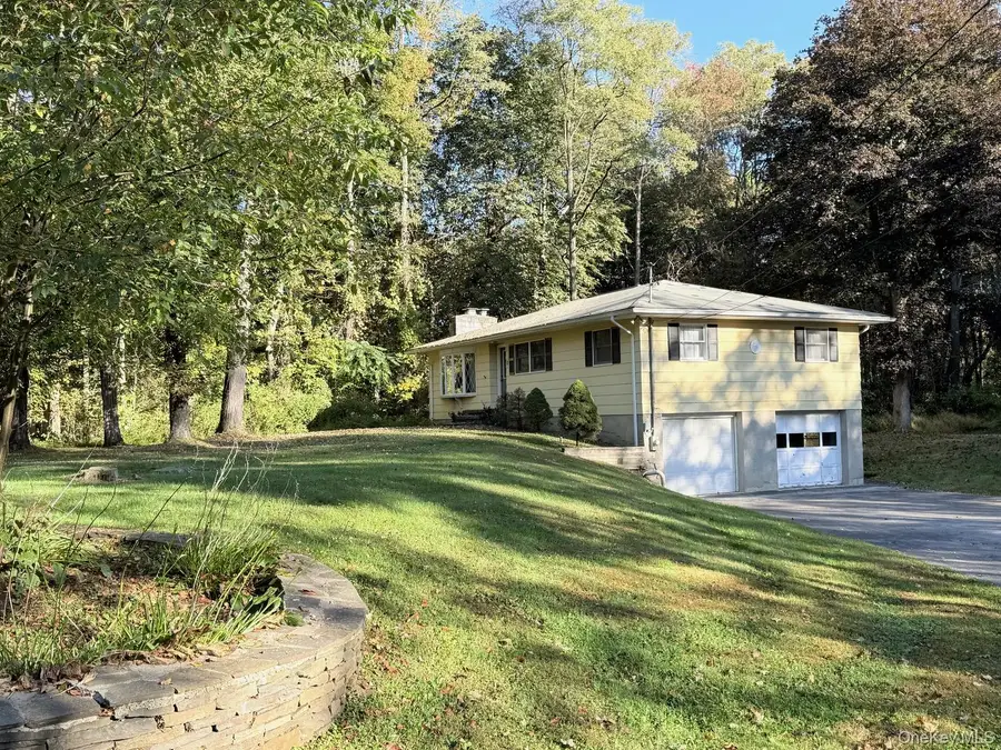 97 White Schoolhouse Road, Rhinebeck, NY 12572 - Image #2