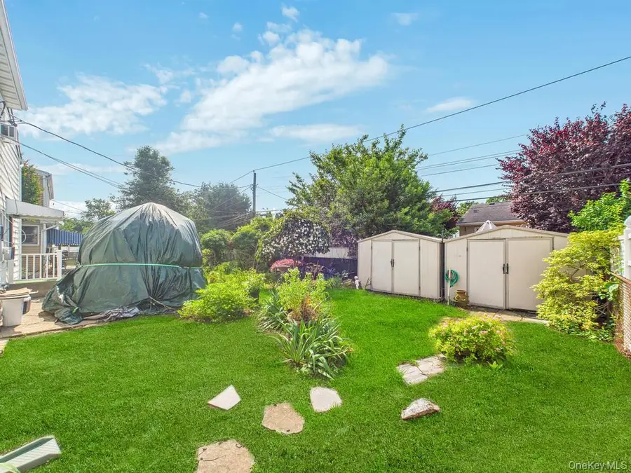 408 Briarwood Road, Massapequa, NY 11758 - Image #3