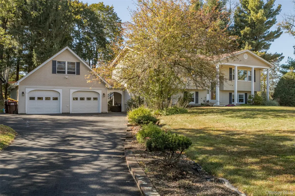 7 Barrett Circle, Warwick, NY 10990 - Image #1