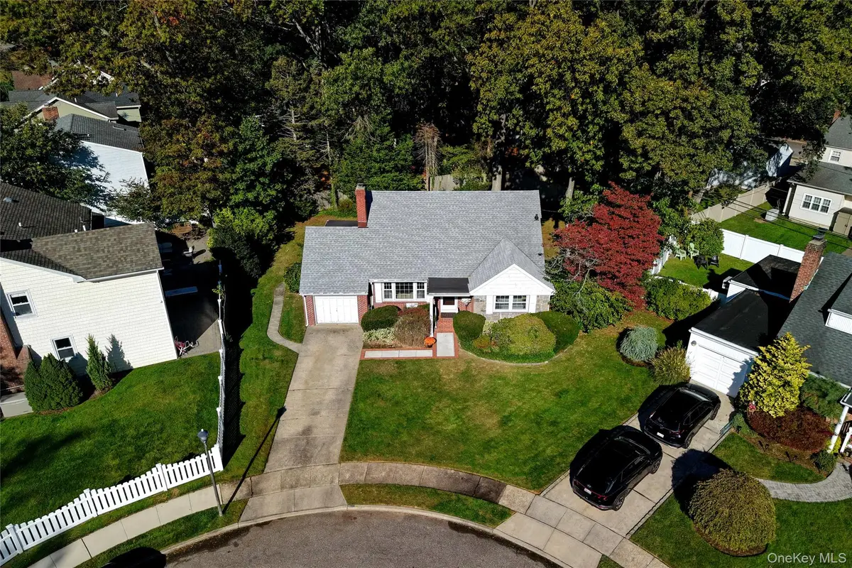 465 York Court, Rockville Centre, NY 11570 - Image #1