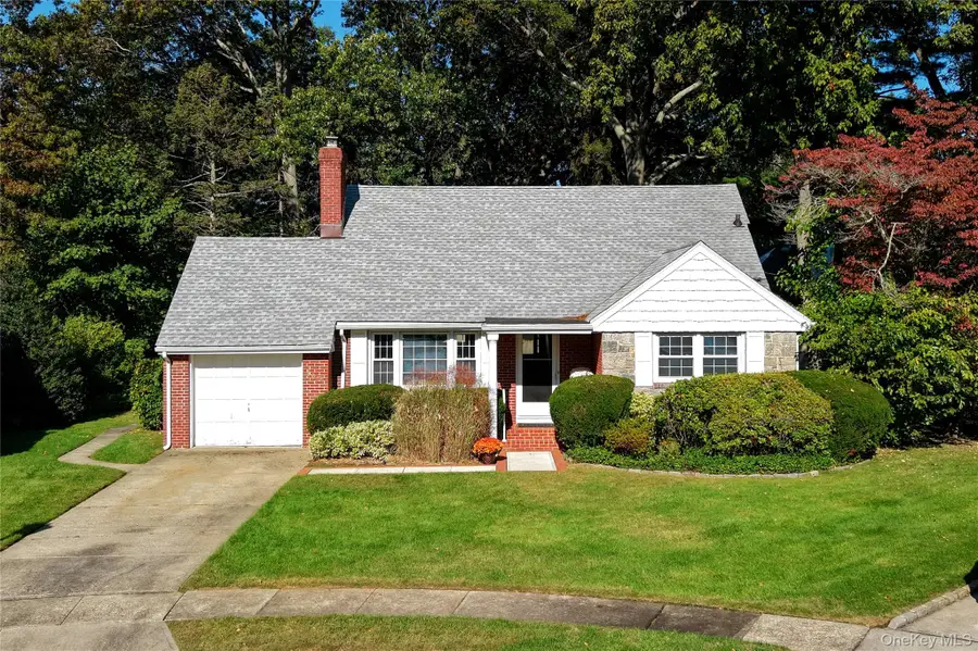 465 York Court, Rockville Centre, NY 11570 - Image #3