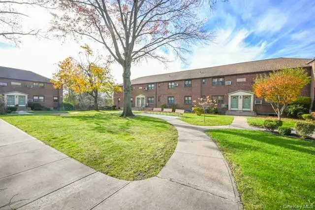 245-12 62 Avenue #G/3 Lower, Douglaston, NY 11362 - Image #2